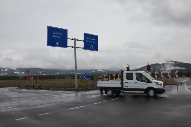 Karakurt HES Barajı su tutmaya başlayınca Sarıkamış-Horasan çevre yolu trafiğe kapandı