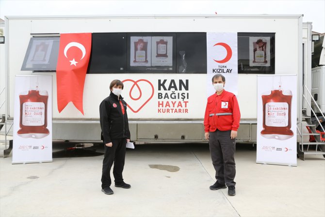 AFAD Başkanı Güllüoğlu'ndan kan bağışına destek