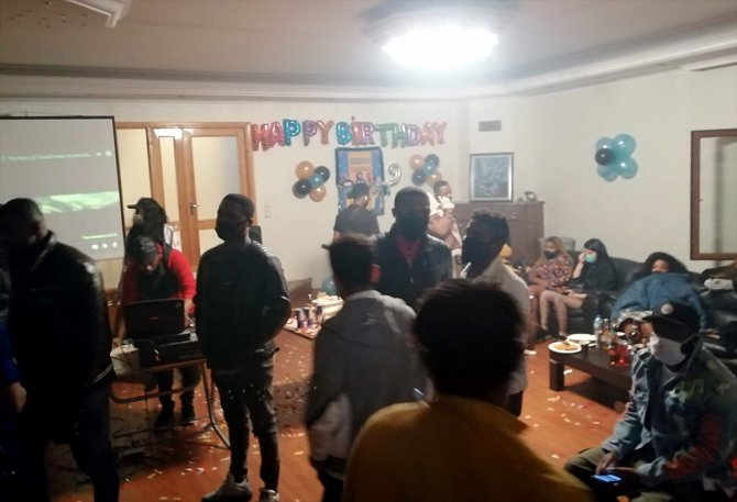 Büyükçekmece'de villada parti düzenleyen 5 kişiye ev hapsi