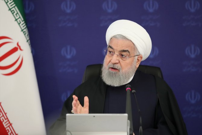 İran Cumhurbaşkanı Ruhani: "Petrol fiyatlarındaki düşüşten zarar görüyoruz"