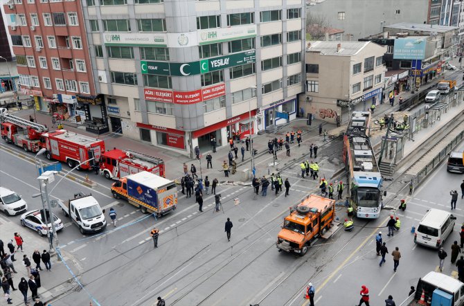 GÜNCELLEME - Sultangazi'de tramvay ile otobüs çarpıştı