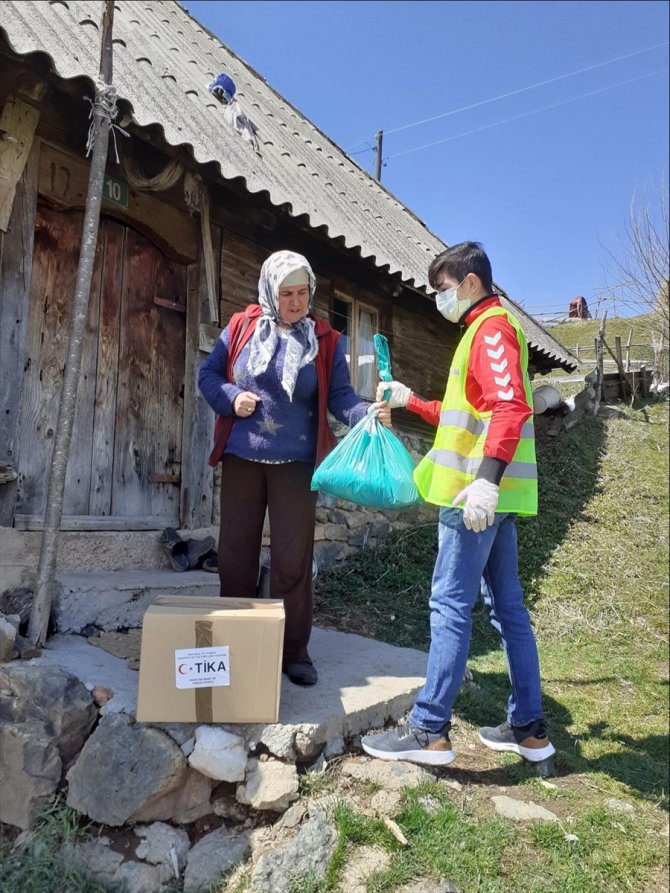 TİKA'dan Kovid-19 ile mücadelede Sırbistan'a gıda ve temizlik malzemesi yardımı