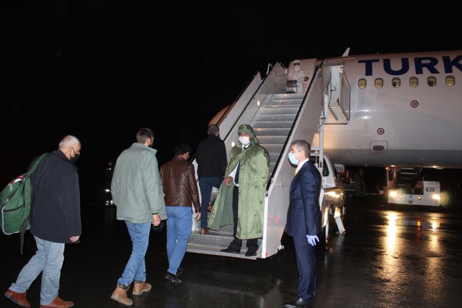 Azerbaycan'daki 179 Türk vatandaşı THY'nin seferiyle Türkiye'ye hareket etti