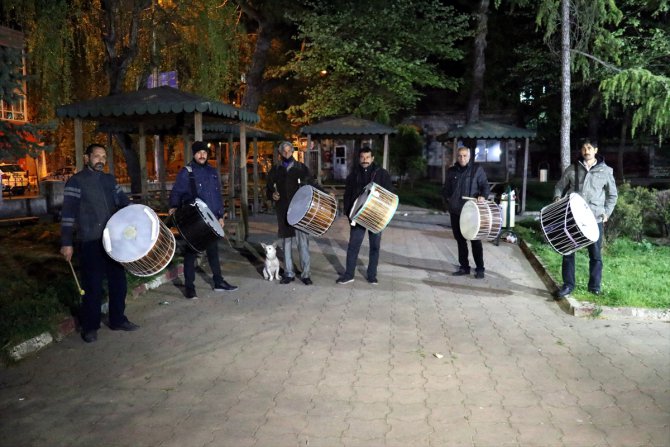 Kırklareli'nde ramazan davulcularının sahur mesaisi başladı
