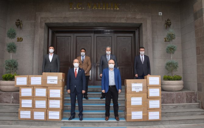MHP Afyonkarahisar Milletvekili Taytak'tan 22 bin maske bağışı