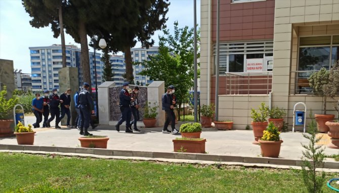İzmir'de fidye için rehin tutulan kişi jandarmanın operasyonuyla kurtarıldı