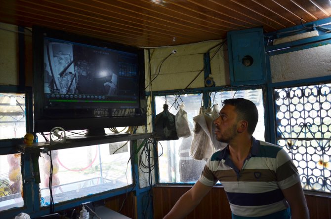 Karaman'da marketteki hırsızlık güvenlik kamerasına yansıdı