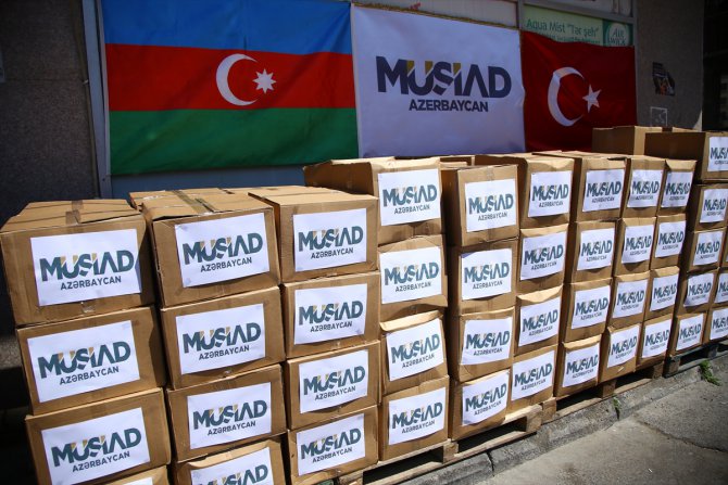 Azerbaycan'da Türk iş insanları ve hayır kurumlarından gıda yardımı