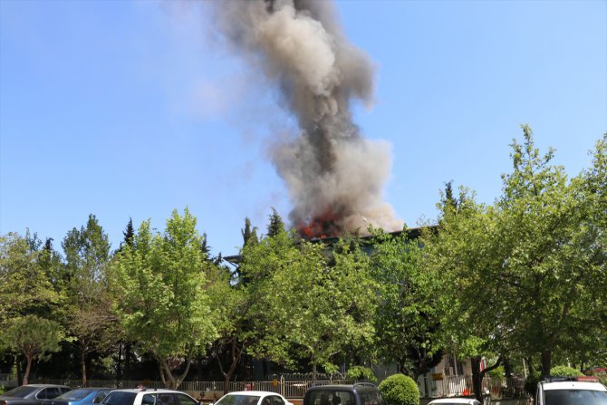 GÜNCELLEME - Denizli'de Türk Telekom binasında çıkan yangın söndürüldü
