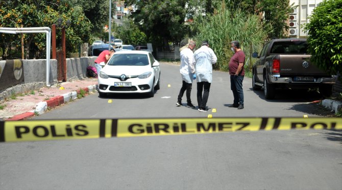 Antalya'da silahlı saldırıya uğrayan kişi yaralandı
