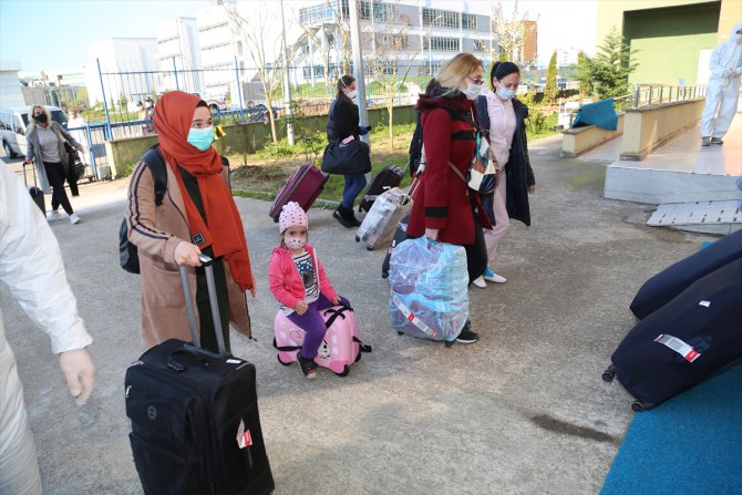 Rusya'daki 333 Türk vatandaşı Türkiye'ye getirildi