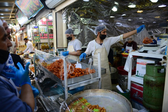 Süleymaniye'de ramazanın vazgeçilmezi lokma tatlısına ilgi bu yıl daha fazla
