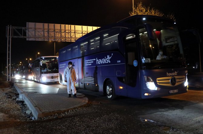 Yurt dışından getirilen yolcular Kocaeli'de öğrenci yurduna yerleştirildi