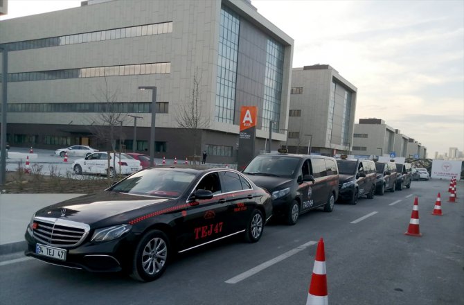 İstanbul Havalimanı taksicilerinden sağlık çalışanlarına ücretsiz hizmet