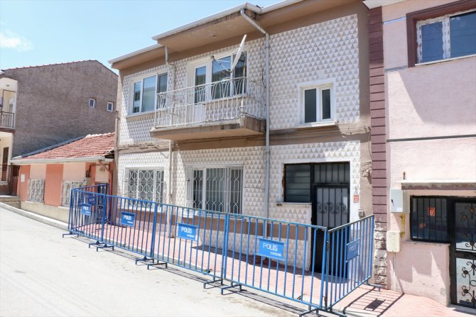Eskişehir'de iki katlı ev karantinaya alındı
