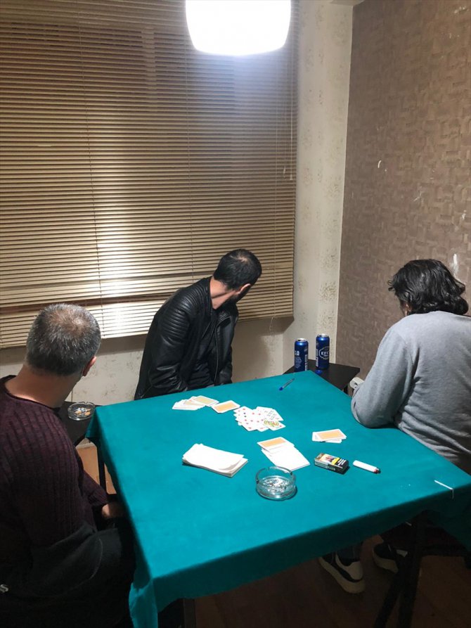 Manisa'da kumar oynayan 5 kişiye 19 bin lira ceza