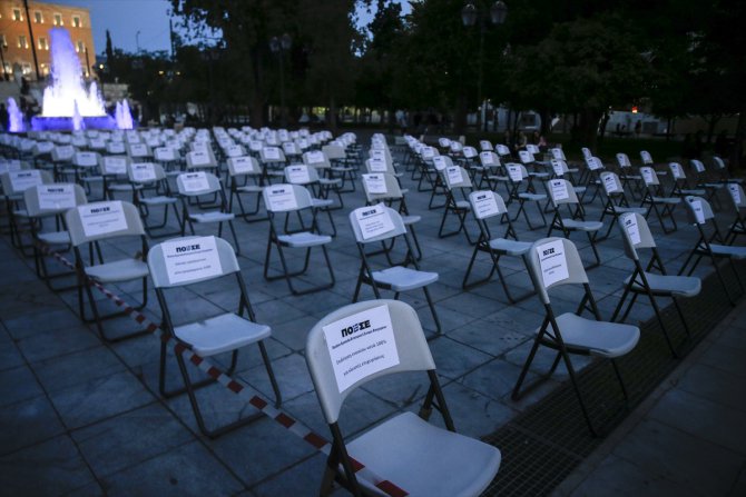 Yunanistan'da "boş sandalye" protestosu