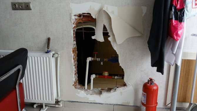 Konya'da duvar kırarak kuyumcu dükkanını soyan şüpheliler aranıyor