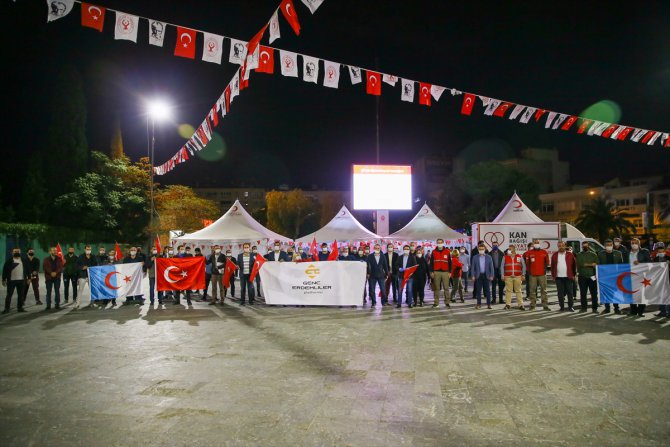 Türk Kızılay İzmir Şubesi çalışanları ve gönüllülerinden kan bağışı