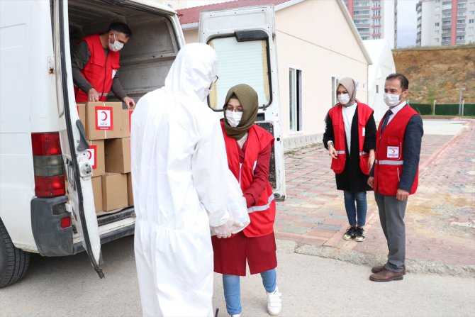 Türk Kızılay Kastamonu Şubesinden karantina yurtlarında çalışanlara gıda yardımı