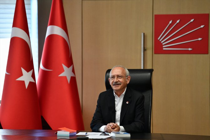 CHP Genel Başkanı Kılıçdaroğlu, üniversite öğrencileriyle video konferans yöntemiyle görüştü: