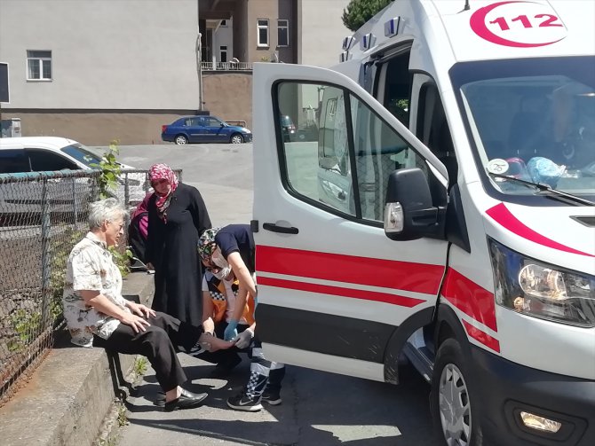 Zonguldak'ta çıkan yangında dumandan etkilenen 3 kişi hastaneye kaldırıldı