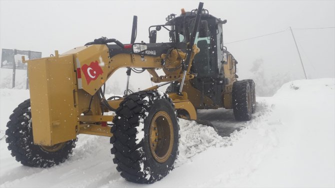Erzurum'da mayıs ayında karla mücadele