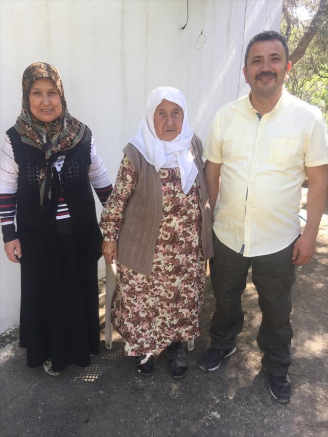 Özel harekat polislerinden Türkiye'nin ilk özel harekat şehidi Yılmaz Mayuk'un ailesine ziyaret