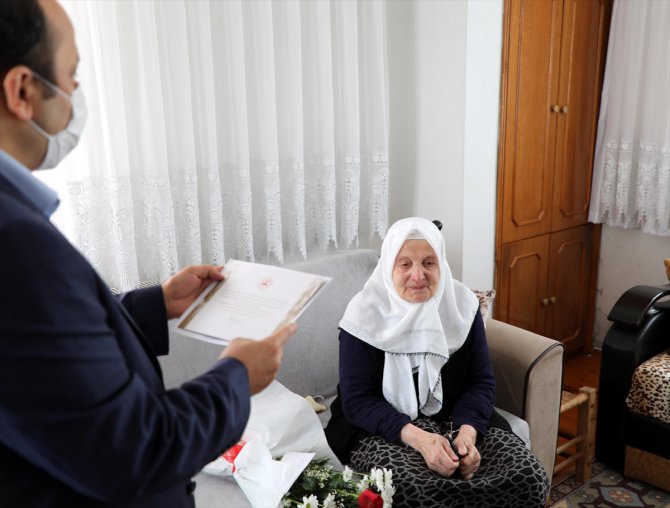 Rize'de 101 yaşındaki Fatma nineye Anneler Günü sürprizi