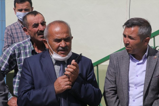 Cumhurbaşkanı Yardımcısı Oktay, Yozgat'taki çiftçilerle telefonla görüştü