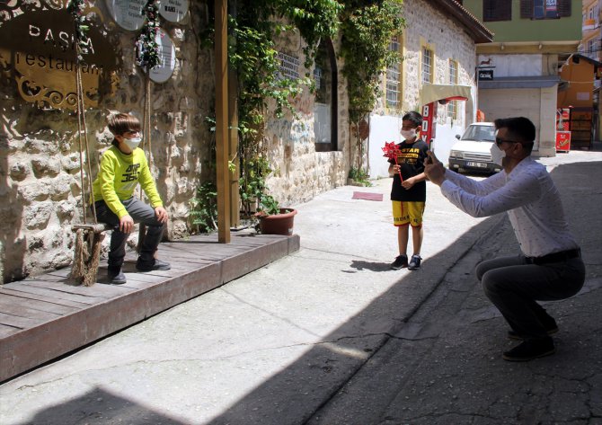 Doğu Akdeniz'de 14 yaş ve altı çocukların "sokak" mutluluğu