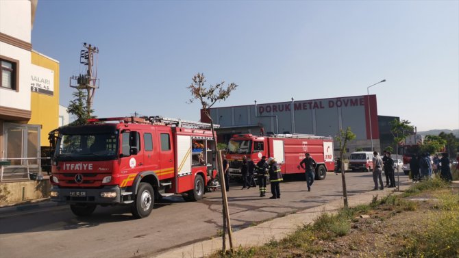 GÜNCELLEME - Kocaeli'de fabrikada kazan patladı: 3 yaralı