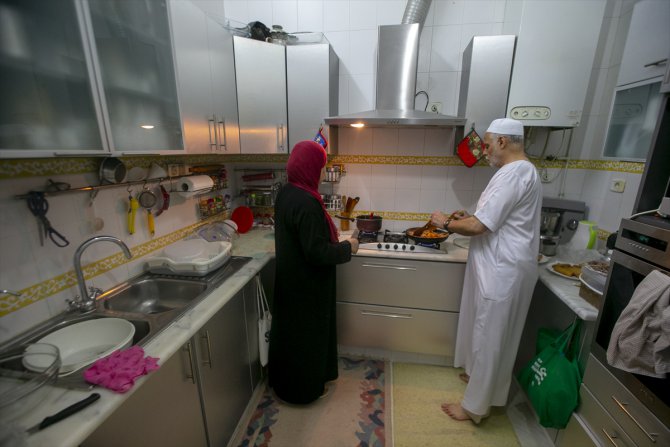 Tunuslu medrese hocası salgın günlerinde ramazan ruhunu canlı tutmaya çalışıyor