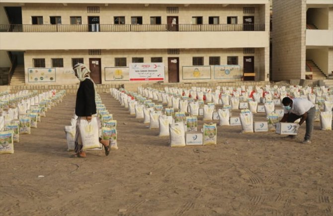 Türk Kızılay, Yemen'de 3 bin 500 gıda kolisi dağıttı