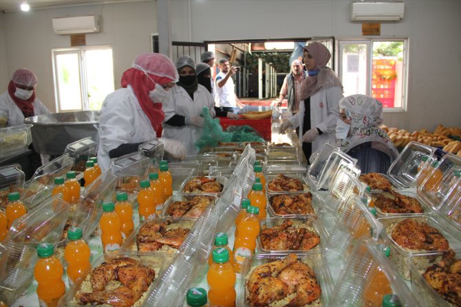 Yeryüzü Doktorlarından Suriyelilere ramazanda gıda yardımı