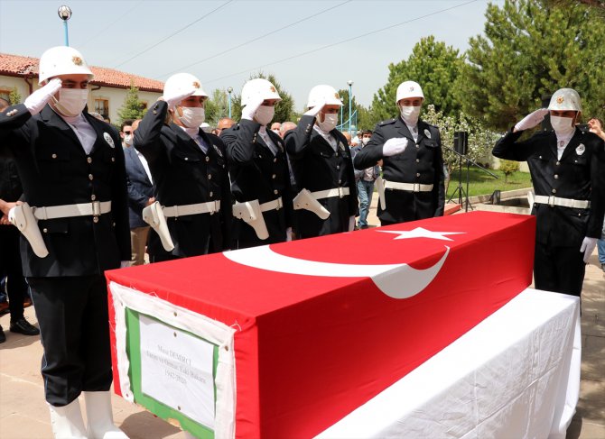 Vefat eden eski bakanlardan Musa Demirci Sivas'ta toprağa verildi