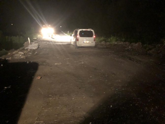 Adana'da düşen kayaların kapattığı Feke-Saimbeyli kara yolu ulaşıma açıldı