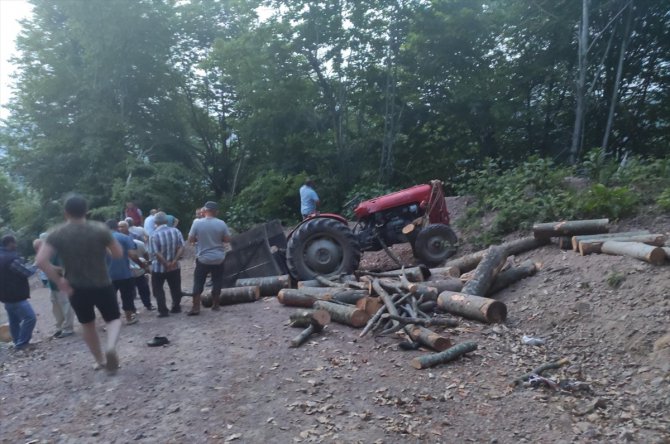 Düzce'de devrilen traktörün sürücüsü öldü