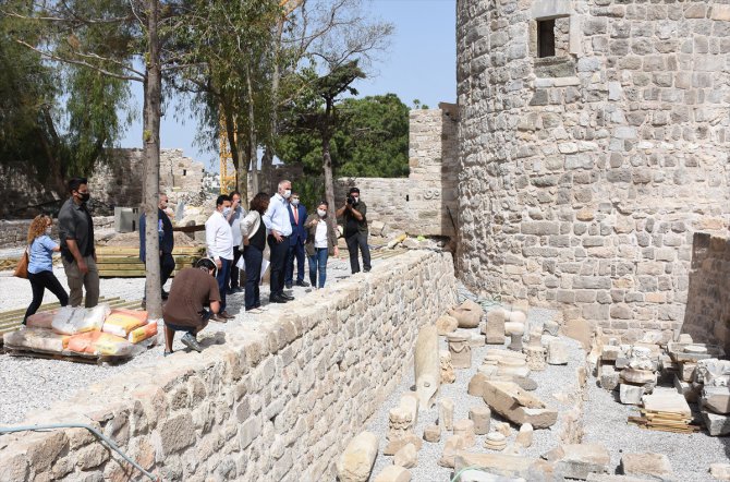 Kültür ve Turizm Bakanı Ersoy, Bodrum Kalesi'nde incelemelerde bulundu: