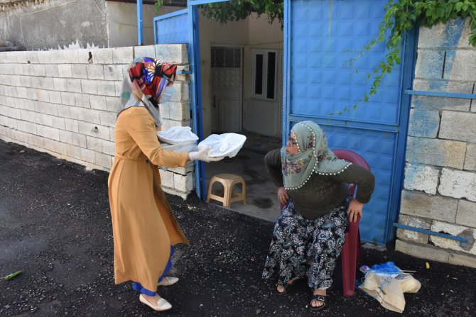 Adıyaman'da Kadir Gecesi'nde 500 ailenin evine iftar için yemek ulaştırıldı