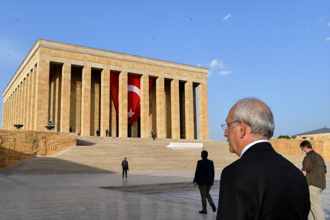 CHP Genel Başkanı Kılıçdaroğlu Anıtkabir'i ziyaret etti