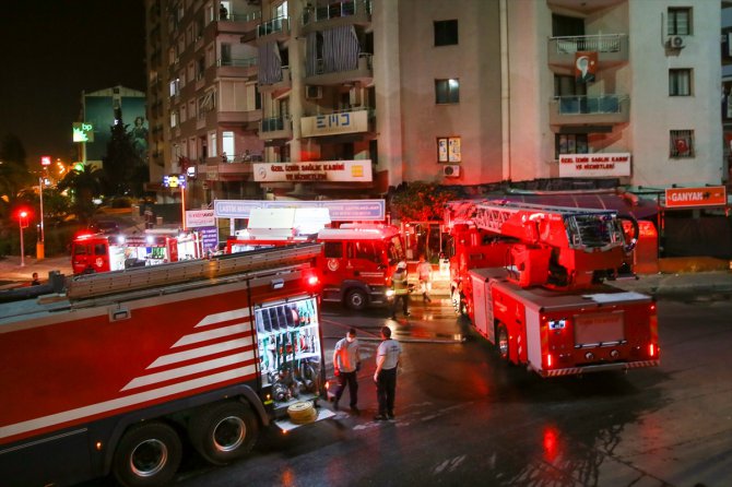 İzmir'de iş yerinde çıkan yangın hasara neden oldu