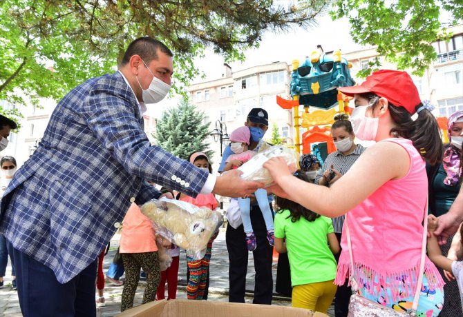 Kastamonu Belediyesinden çocuklara bayram hediyesi
