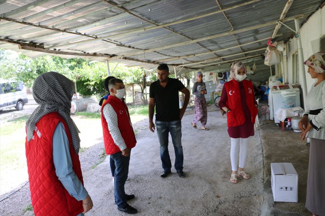Siirt'te Vefa Sosyal Destek Grubu ekipleri, şehit ailesini ziyaret etti
