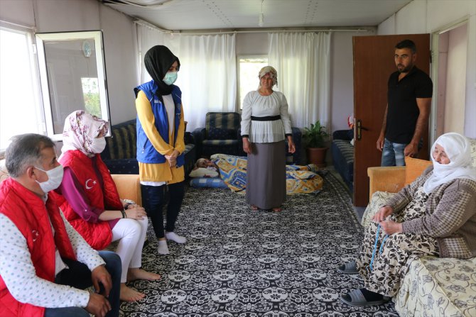 Siirt'te Vefa Sosyal Destek Grubu ekipleri, şehit ailesini ziyaret etti