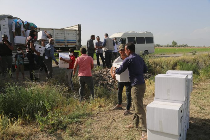 Belediye Başkanı Şanlıurfa'dan Niğde ve Aksaray'a işçiler için ramazan kolisi götürdü