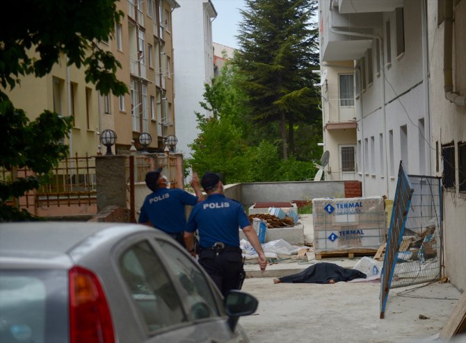 Eskişehir'de balkondan düşen çocuk hayatını kaybetti