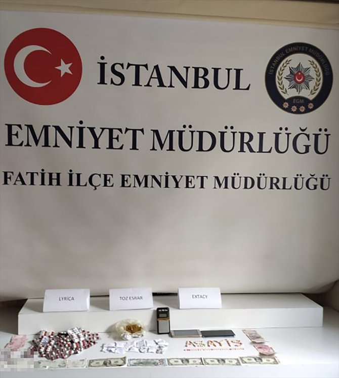 İstanbul'da uyuşturucu operasyonunda yakalanan yabancı uyruklu 5 kişi tutuklandı
