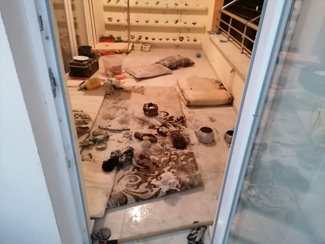Nevşehir'de çaydanlık ısıtıcı jel kabı patladı: 2 yaralı