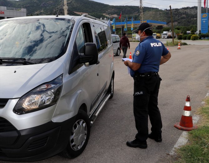Amasya'da sokağa çıkma kısıtlamasına uymayan 52 kişiye ceza